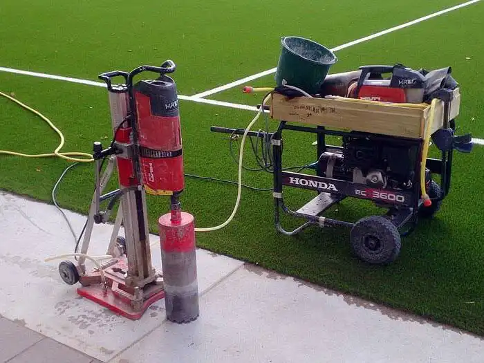 Gaten boren door stelton platen